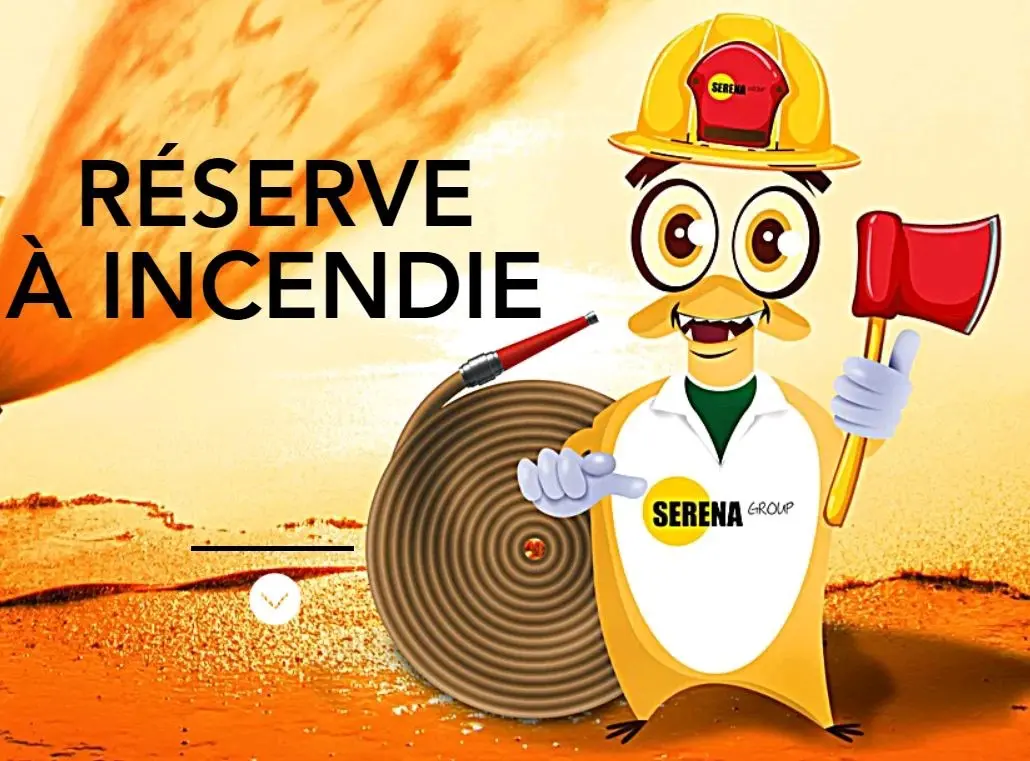 Flexibel brandvattenreserv för extern brandbekämpning – Brandcistern Serena – illustration med brandman, slang och yxa